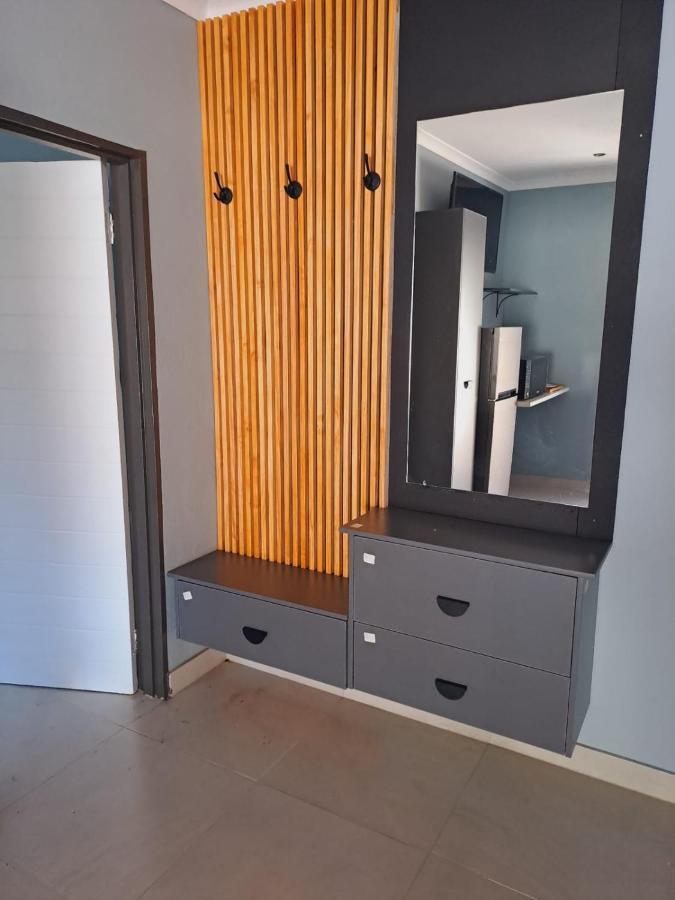 Mint Guesthouse Randfontein Экстерьер фото